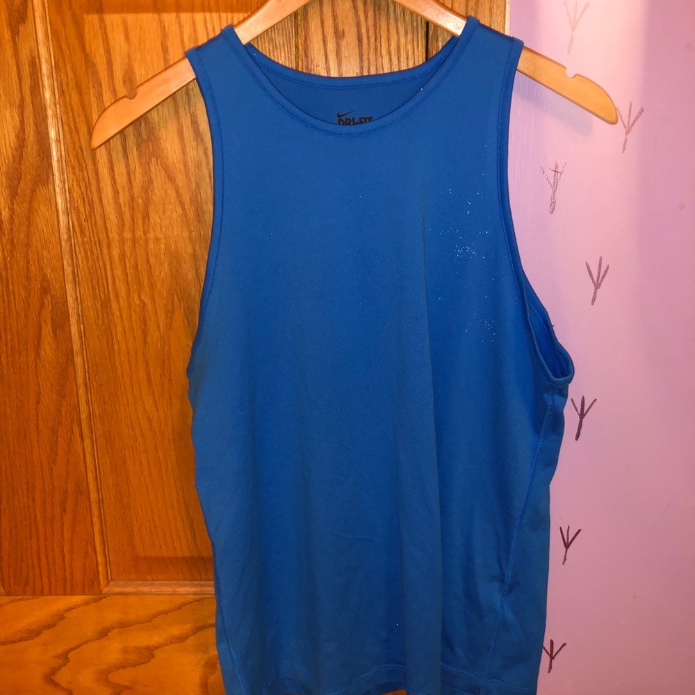 Athletic shirt